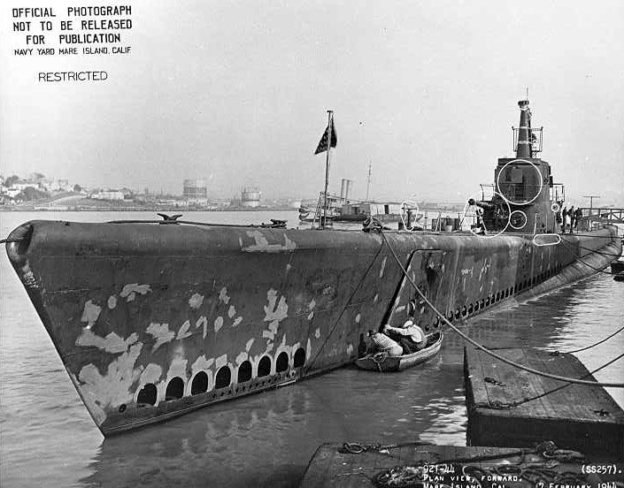 USS Harder (SS-257) moored at port