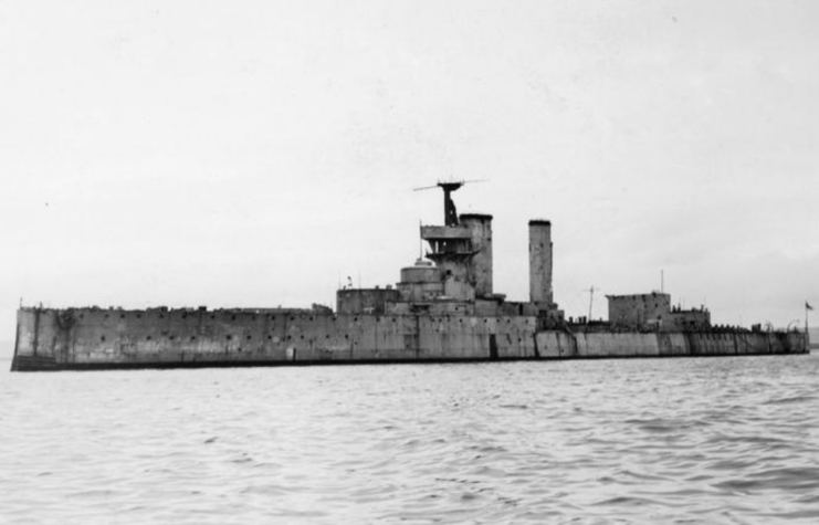 HMS Centurion (1911) anchored at sea