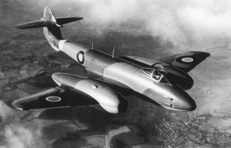 Gloster Meteor in flight