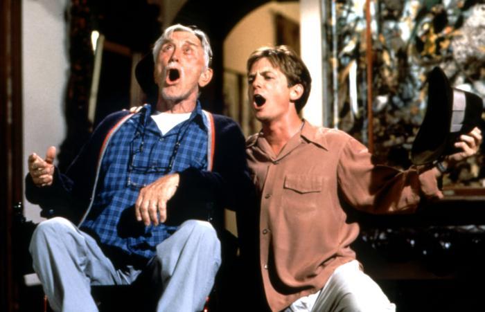 Kirk Douglas and Michael J. Fox as Uncle Joe and Daniel McTeague in 'Greedy'