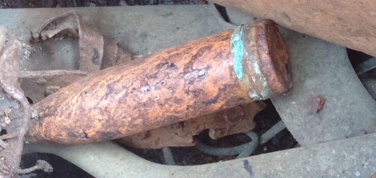 World War II-era shell on the Chinese barge Chuan Hong 68