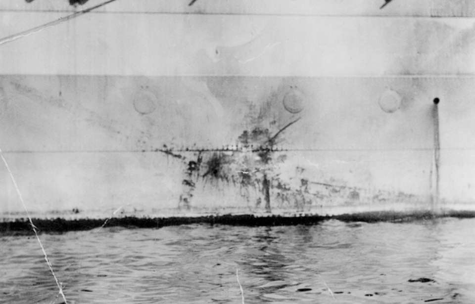Kamikaze strike on the side of the HMS Sussex (96)