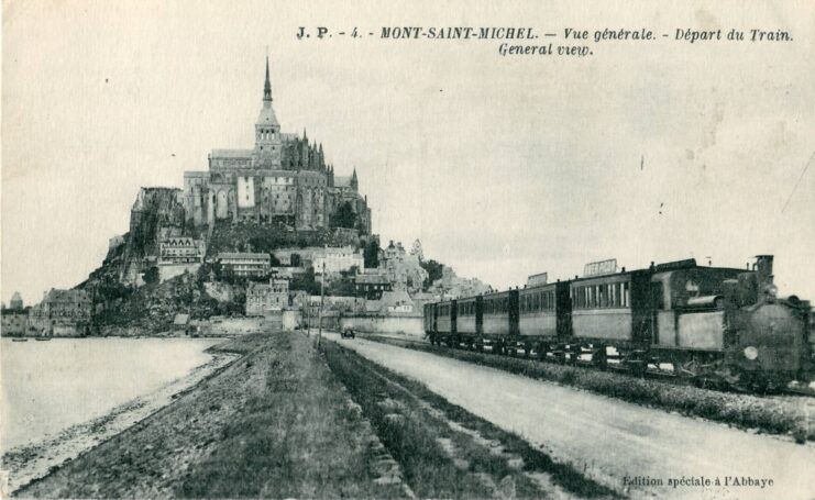 Illustration of a passenger train leaving Mont-Saint-Michel