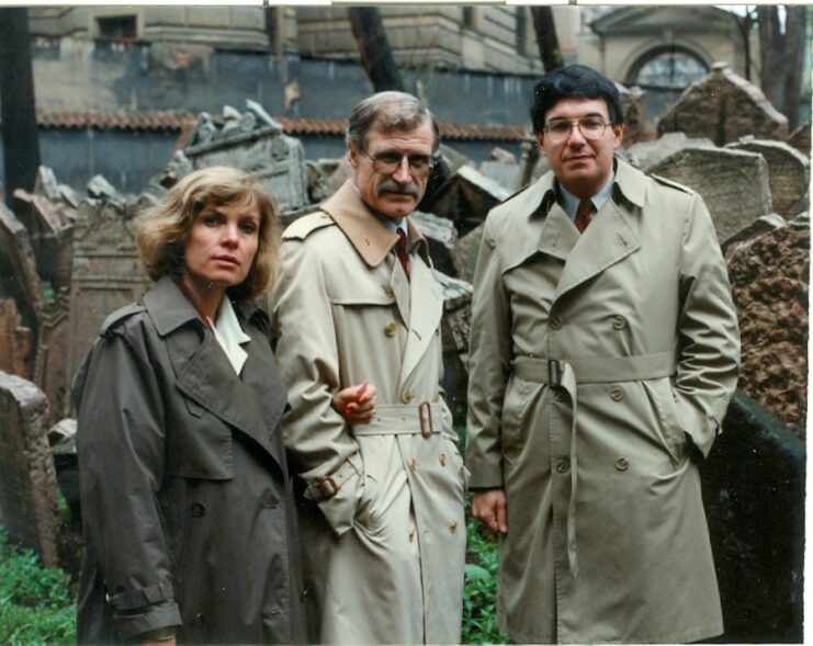 Hana Koecher, Karl Koecher and Ronald Kessler standing together