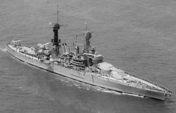 USS California (BB-44) at sea