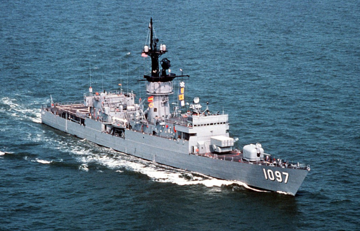 USS Moinester (FF-1097) at sea