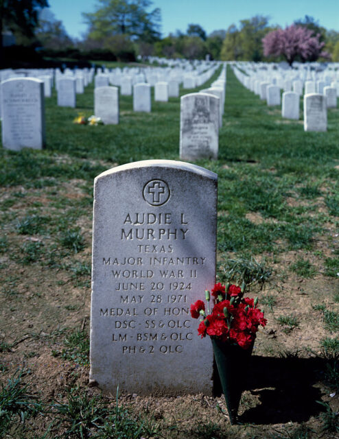 Rows of gravestones at Arlington National Cemetery
