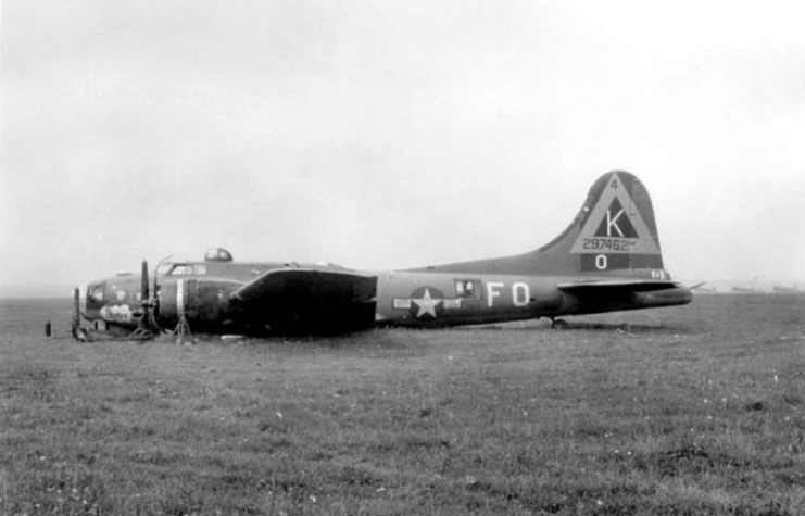 Boeing B-17G Flying Fortress crashed into a grassy field