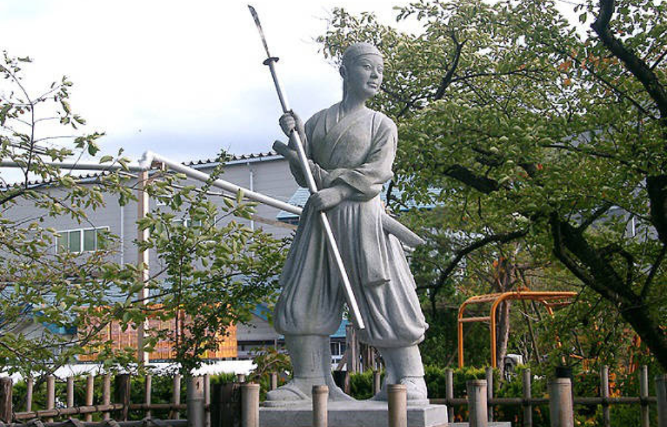 Statue of Nakano Takeko