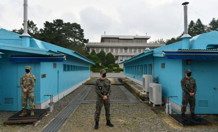 US and South Korean soldiers standing guard in Panmunjom
