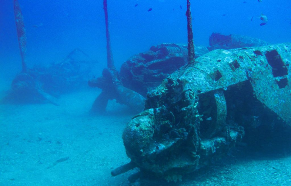 Wreck of a Lockheed P-38G Lightning on the seafloor