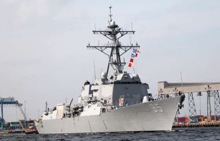 USS James E. Williams (DDG-95) leaving port