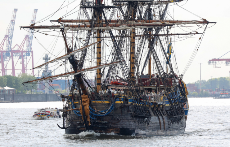 Götheborg of Sweden entering port