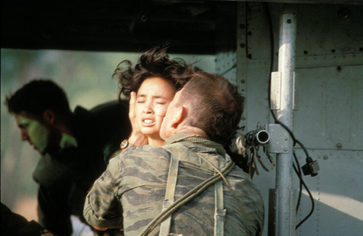 Hiep Thi and Tommy Lee Jones as Le Ly and Gunnery Sgt. Steve Butler in 'Heaven & Earth'