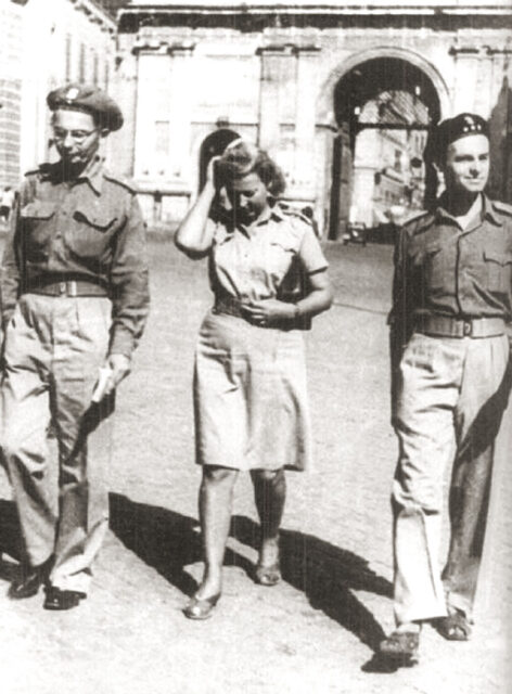 Marian Szyszko-Bohusz, Maria Szelągowska and Witold Pilecki walking together