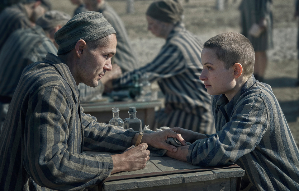 Jonah Hauer-King and Anna Próchniak as Lale Sokolov and Gita in 'The Tattooist of Auschwitz'