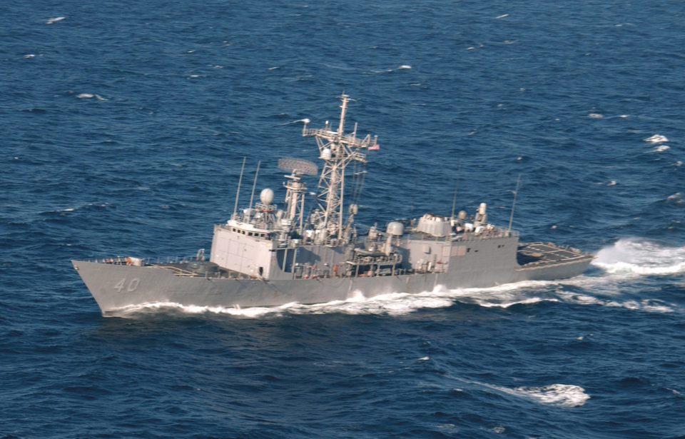 USS Halyburton (FFG-40) at sea