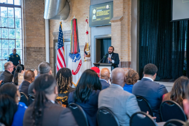 Al Green speaking before an audience