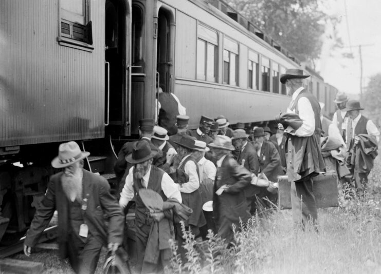 American Civil War veterans exiting a train