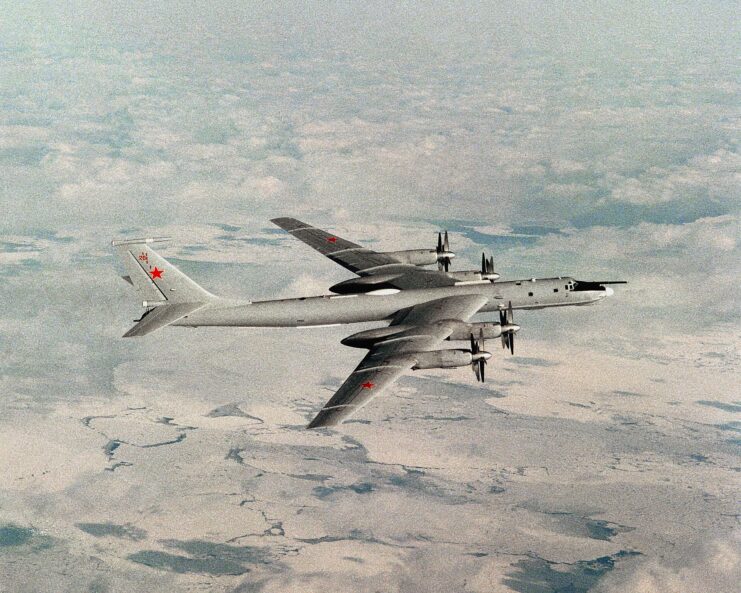 Tupolev Tu-142MR in flight