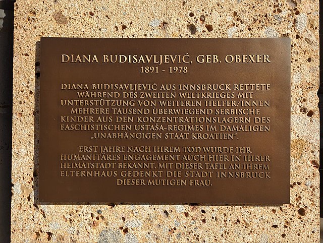 Commemorative plaque dedicated to Diana Budisavljević