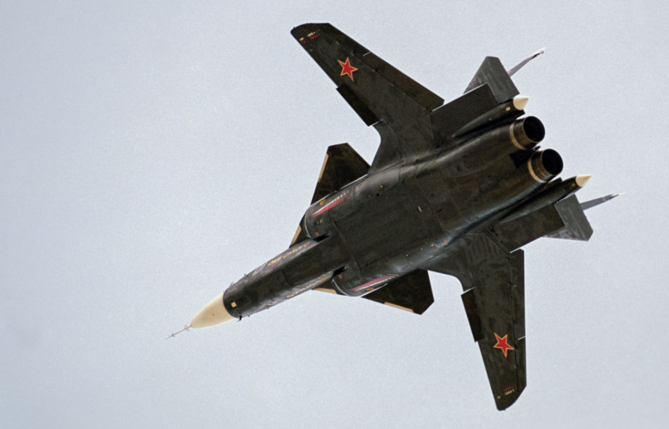 Sukhoi Su-47 'Berkut' in flight
