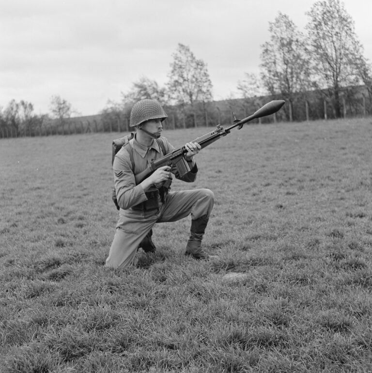 FN FAL: The Belgian Battle Rifle That Famously Became 'The Right Arm of ...
