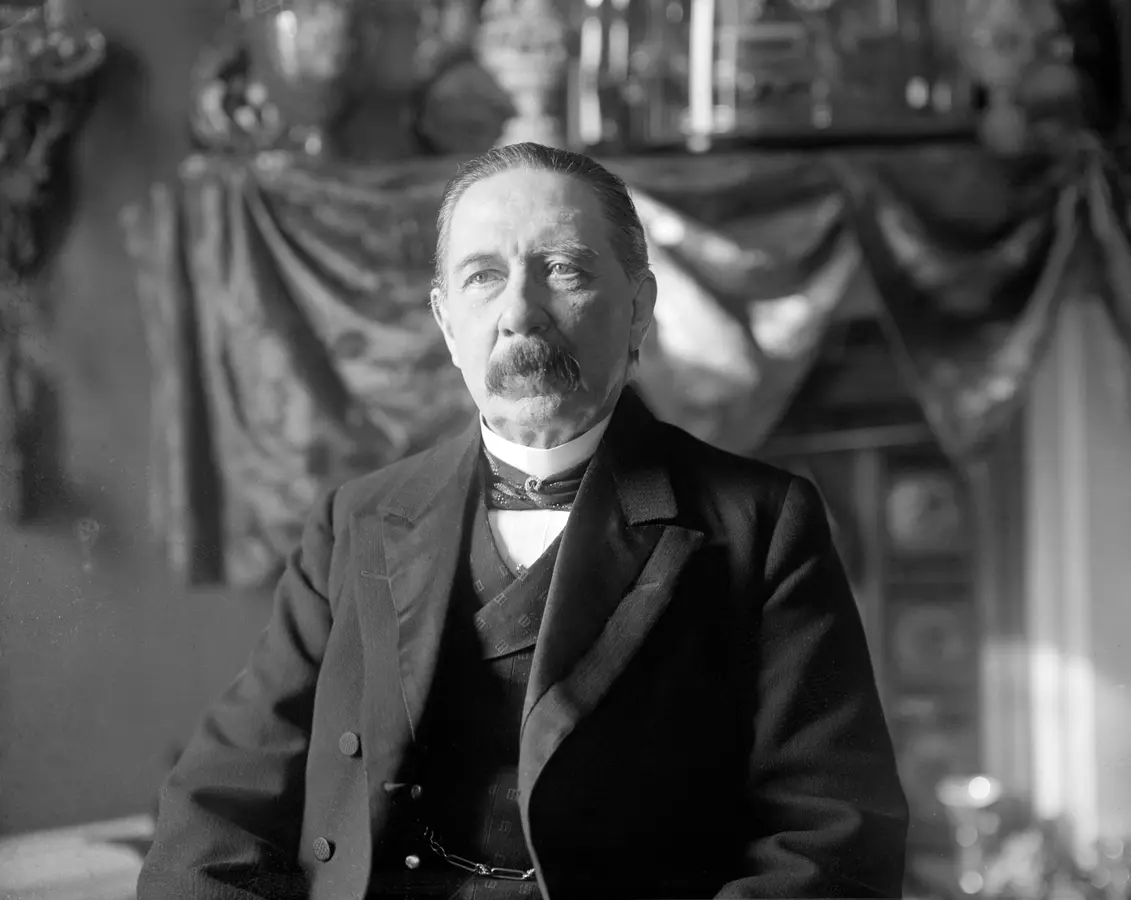 A photo of Magician Jasper Maskelyne.