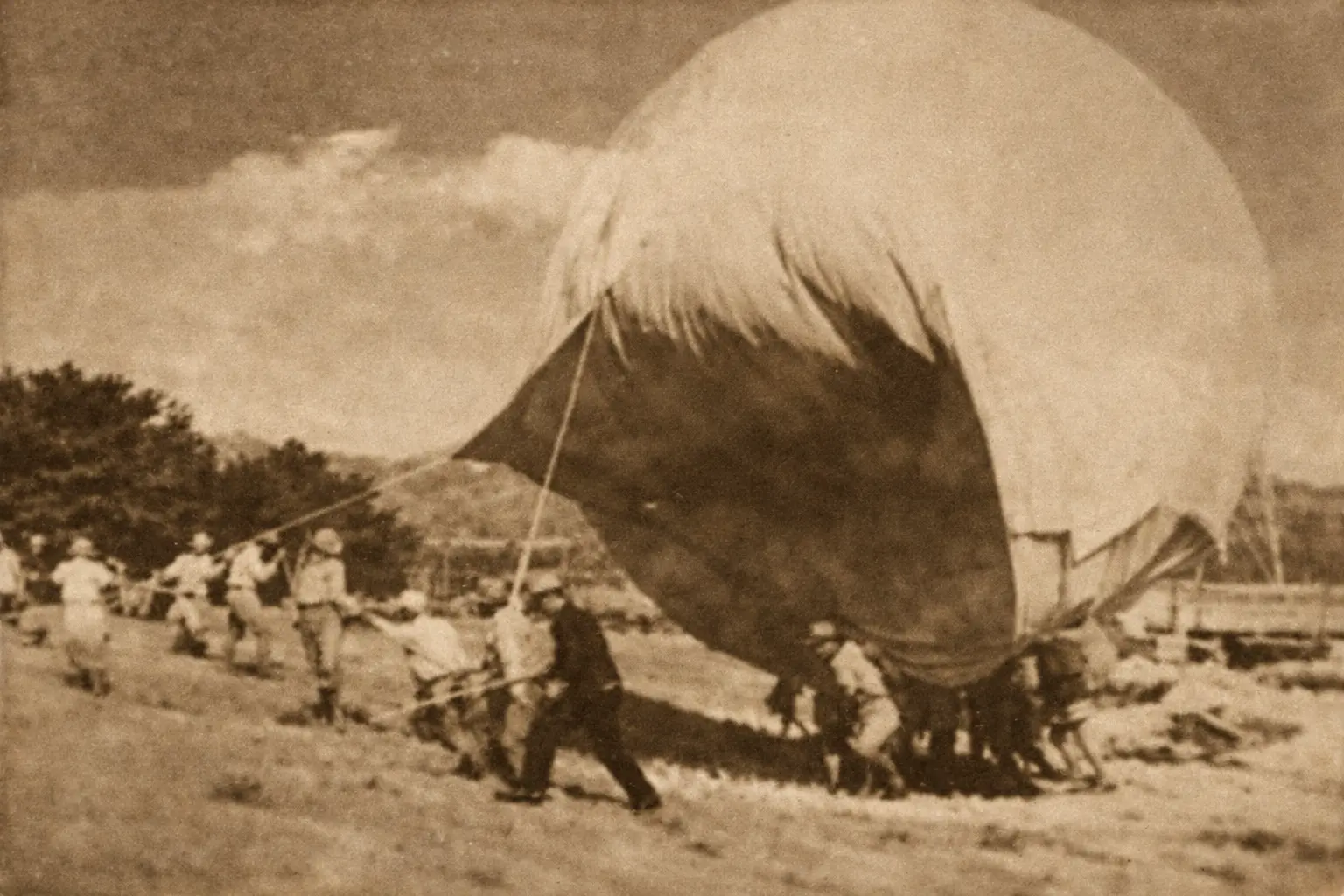 Japanese Fugo balloon being pulled.