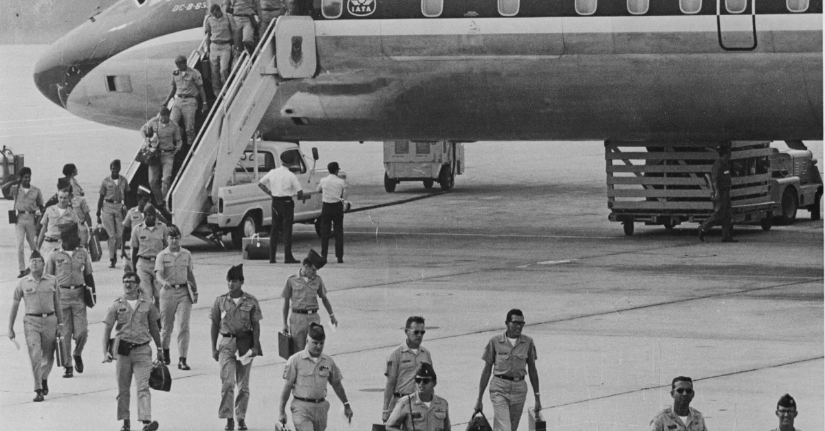 Burlington Co., N.J.: Vietnam veterans return from McGuire Air Force Base in Burlington County, New Jersey on August 20,1971. 