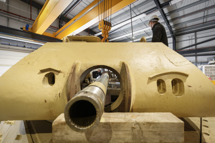 Close-up of King Tiger V2's main gun